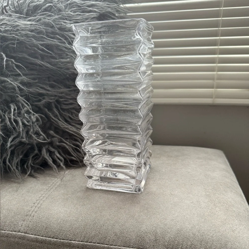 Glass Ribbed Vase Abbott Collection - Picture 3 of 11